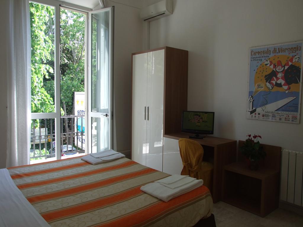 Hotel Derna Viareggio Room photo
