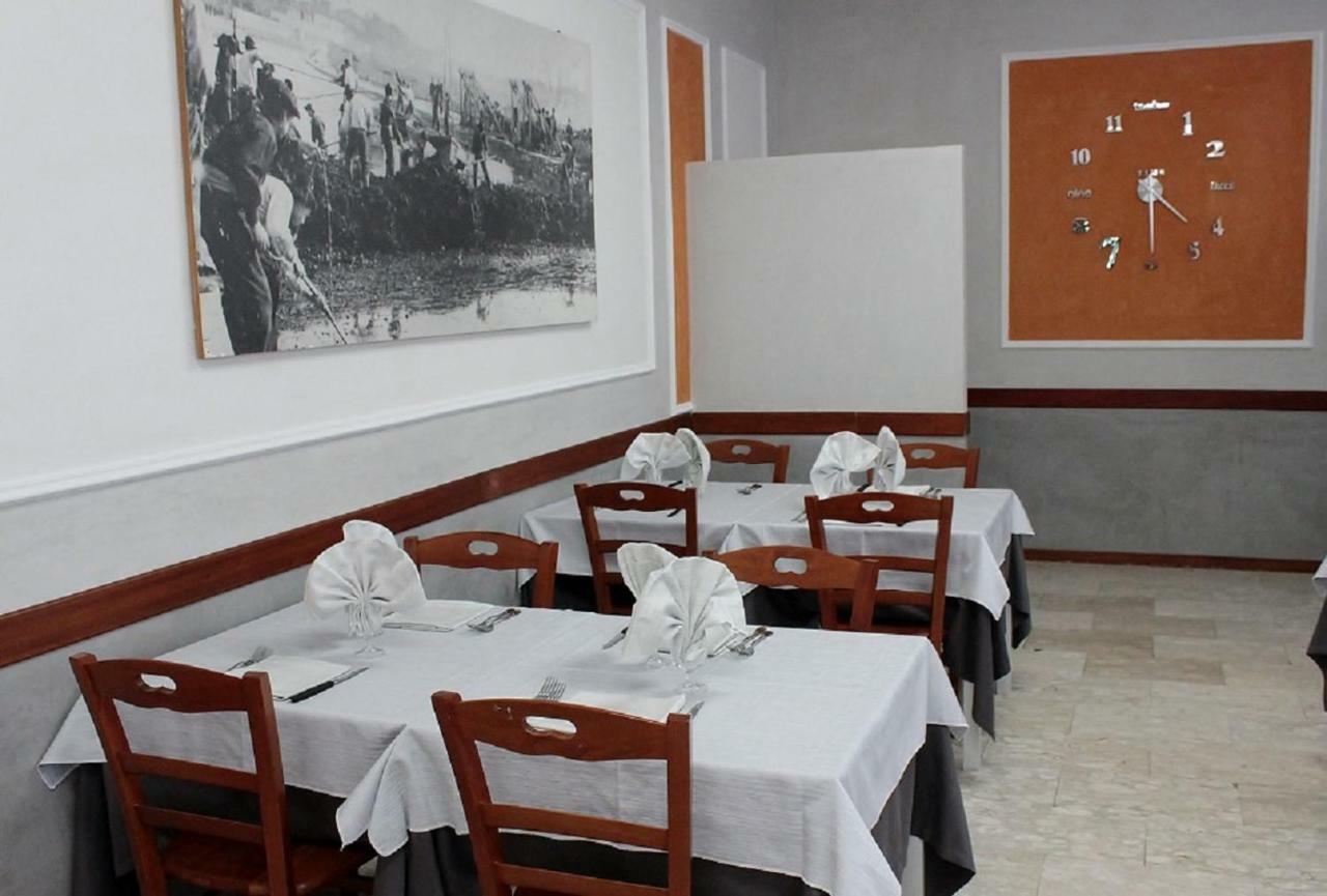 Hotel Derna Viareggio Exterior photo