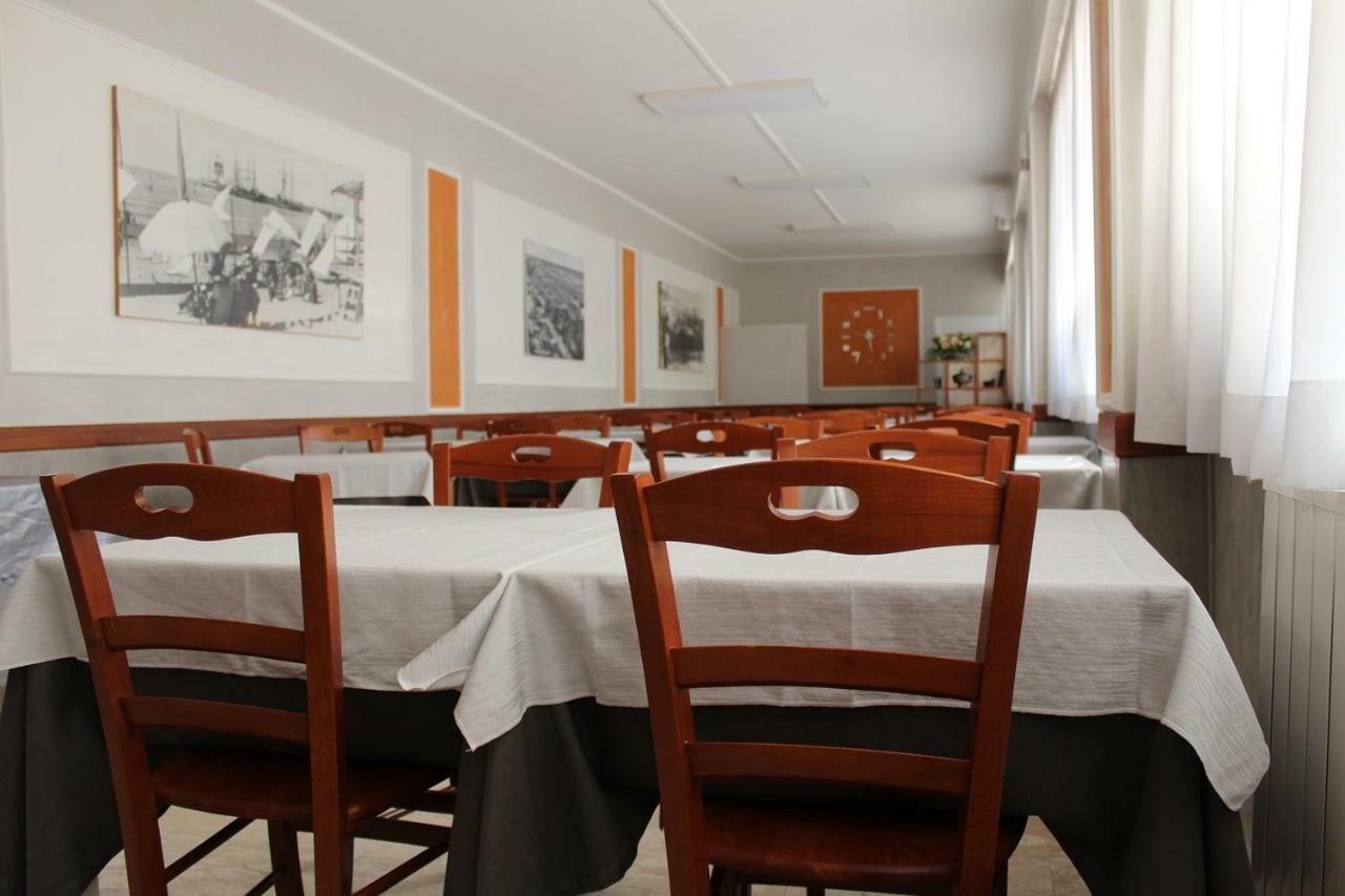 Hotel Derna Viareggio Exterior photo